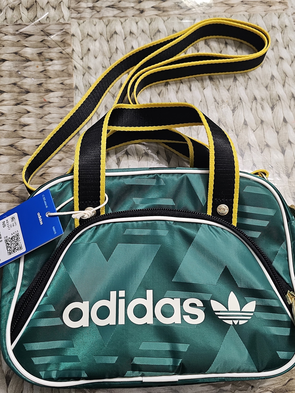 adidas Originals Airliner Women's Shoulder Bag - Picture 7 of 11